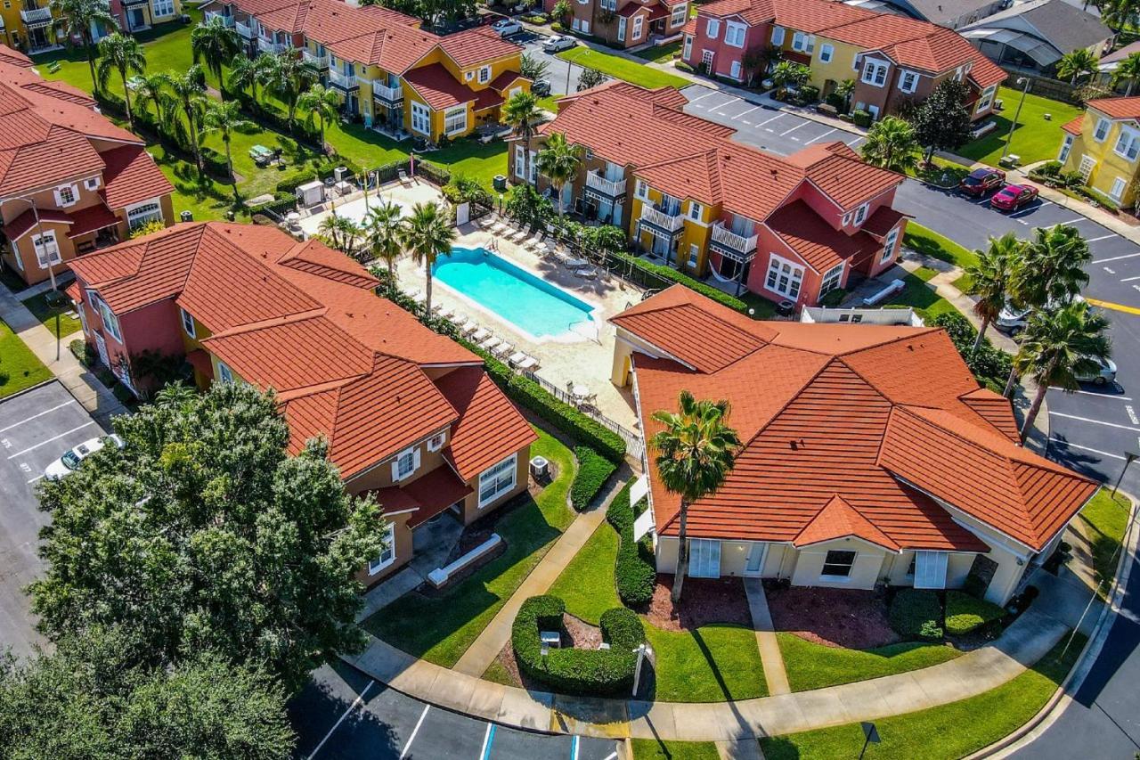 Breeze Vacation Townhome At Lake Berkley Resort Kissimmee Bagian luar foto