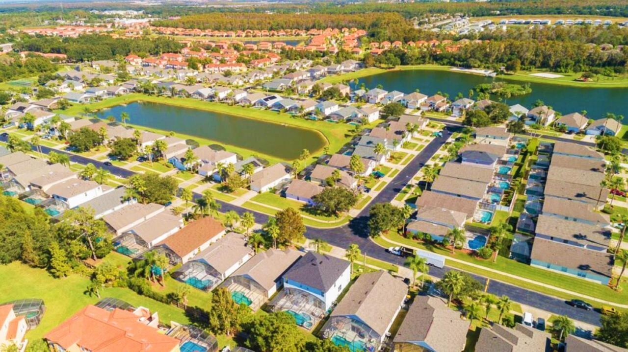 Breeze Vacation Townhome At Lake Berkley Resort Kissimmee Bagian luar foto